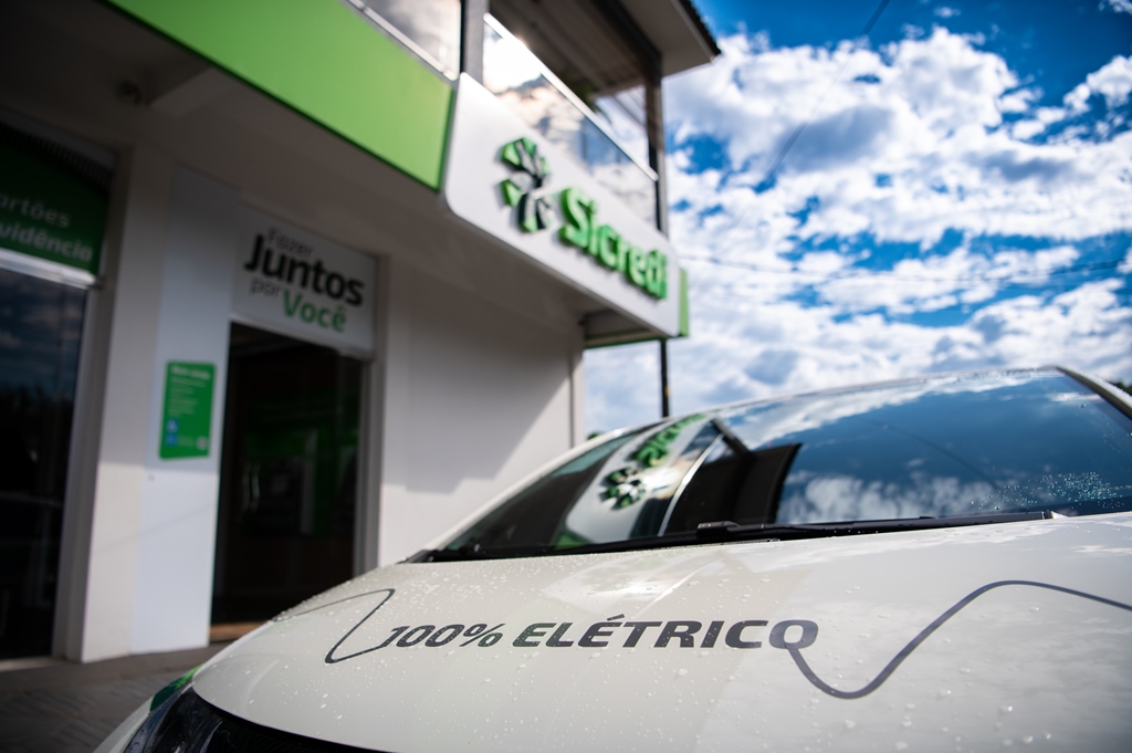 Sicredi Confiança lança linha inédita de financiamento para veículos elétricos