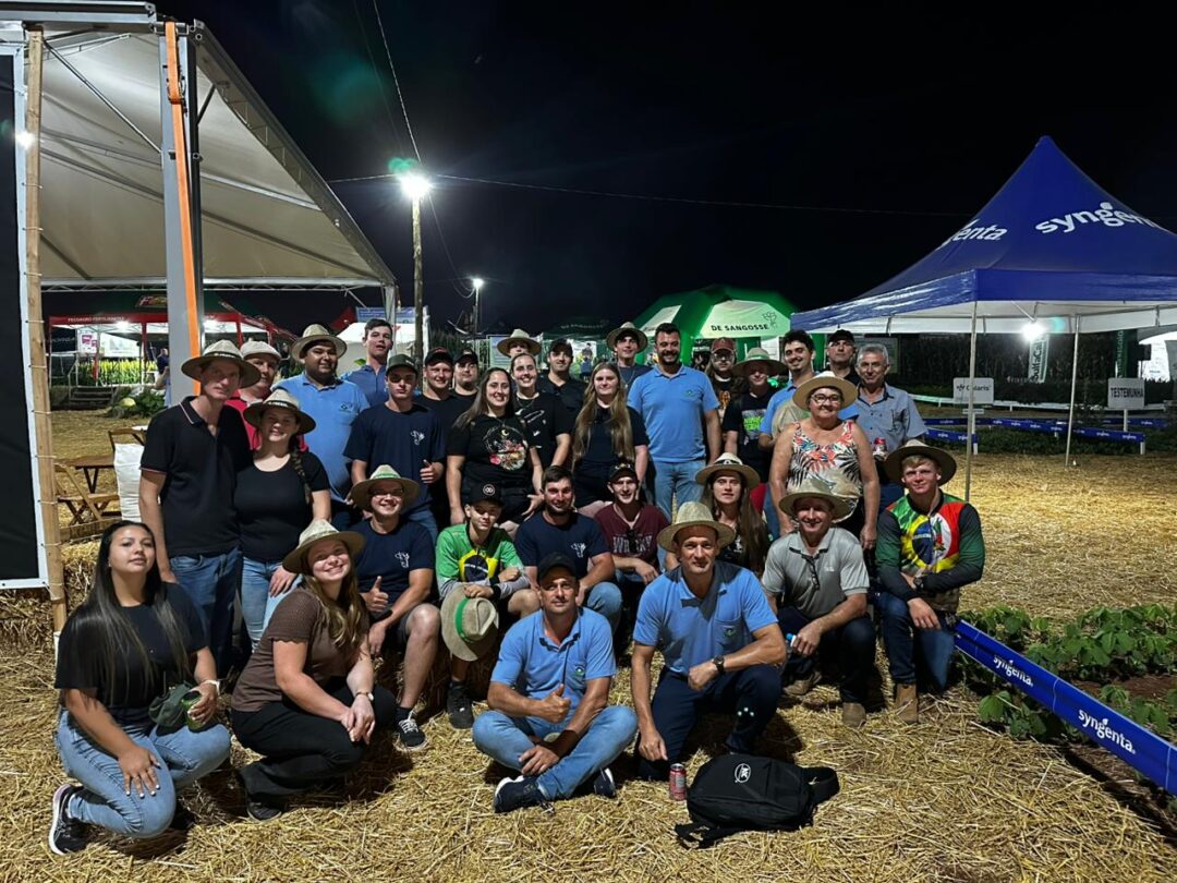 Produtores e jovens de Crissiumal participam da Ceditec Auriverde 2025