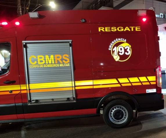 Acidente entre carro e moto deixa três feridos em Nova Candelária