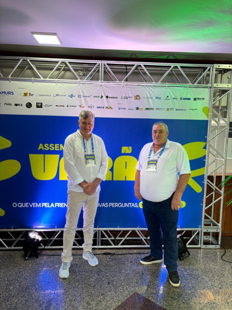 Prefeito e vice-prefeito de Nova Candelária participam da Assembleia de Verão 2026