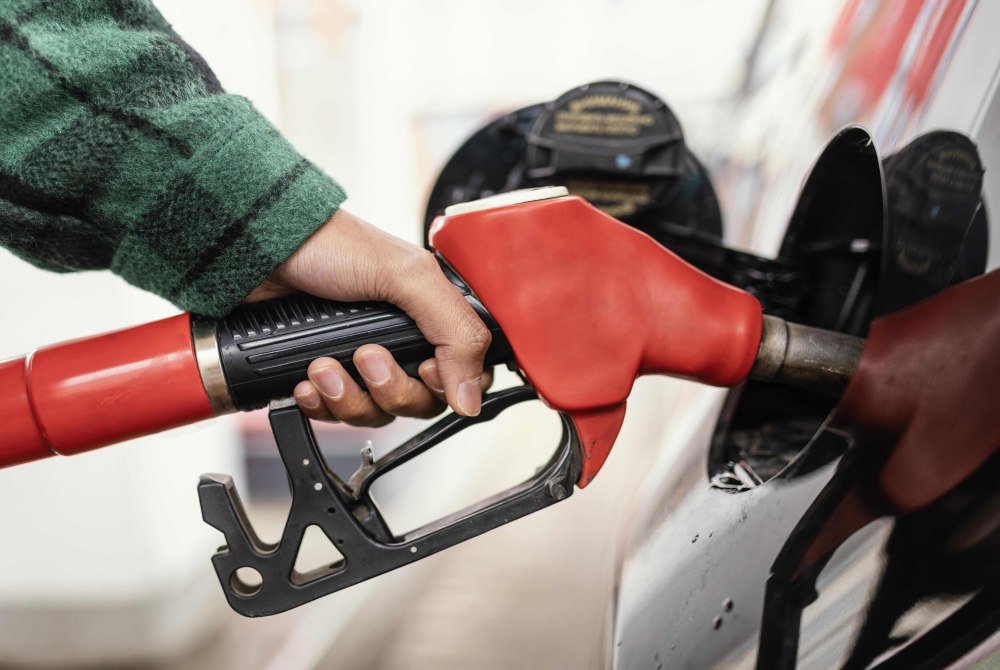 Petrobras anuncia ajuste no preço da gasolina para as distribuidoras