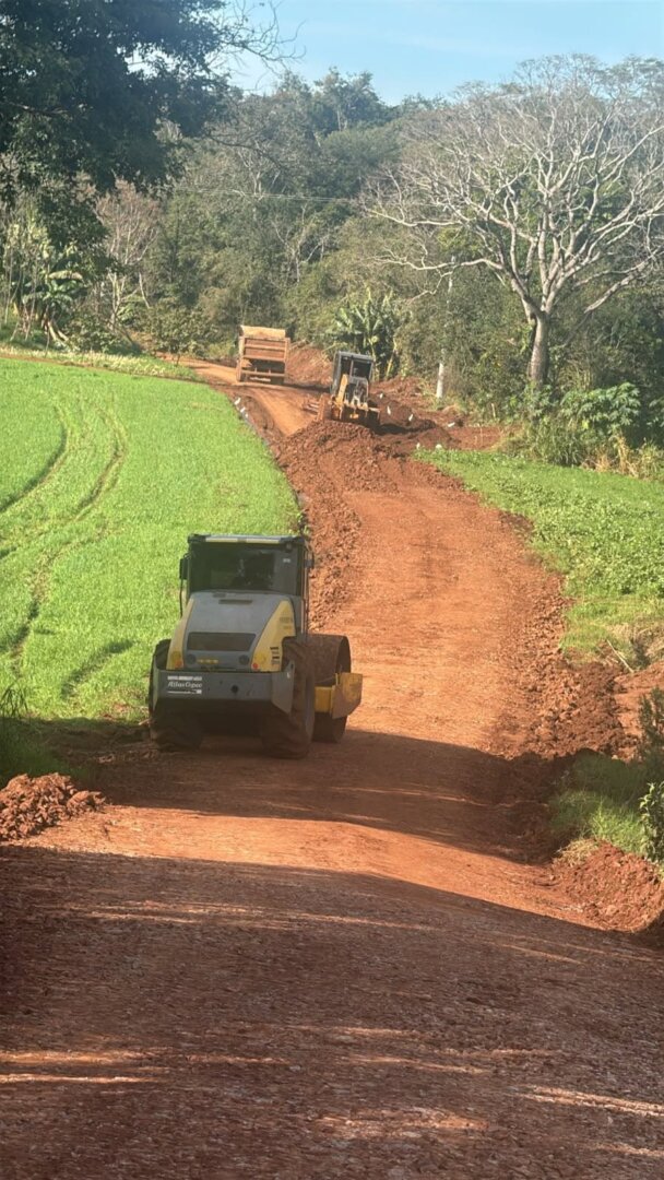 Prefeitura realiza melhorias em estrada entre Vista Alegre e Linha Lajeado Bonito