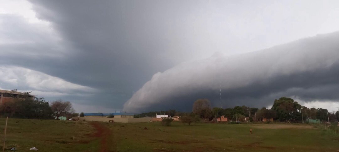 Nuvens carregadas passam pela região de São Luiz Gonzaga