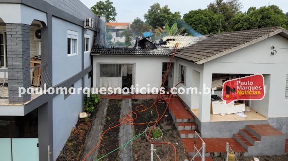 Incêndio atinge residência no Centro de Boa Vista do Buricá